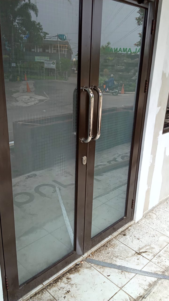 harga kusen pintu aluminium 1