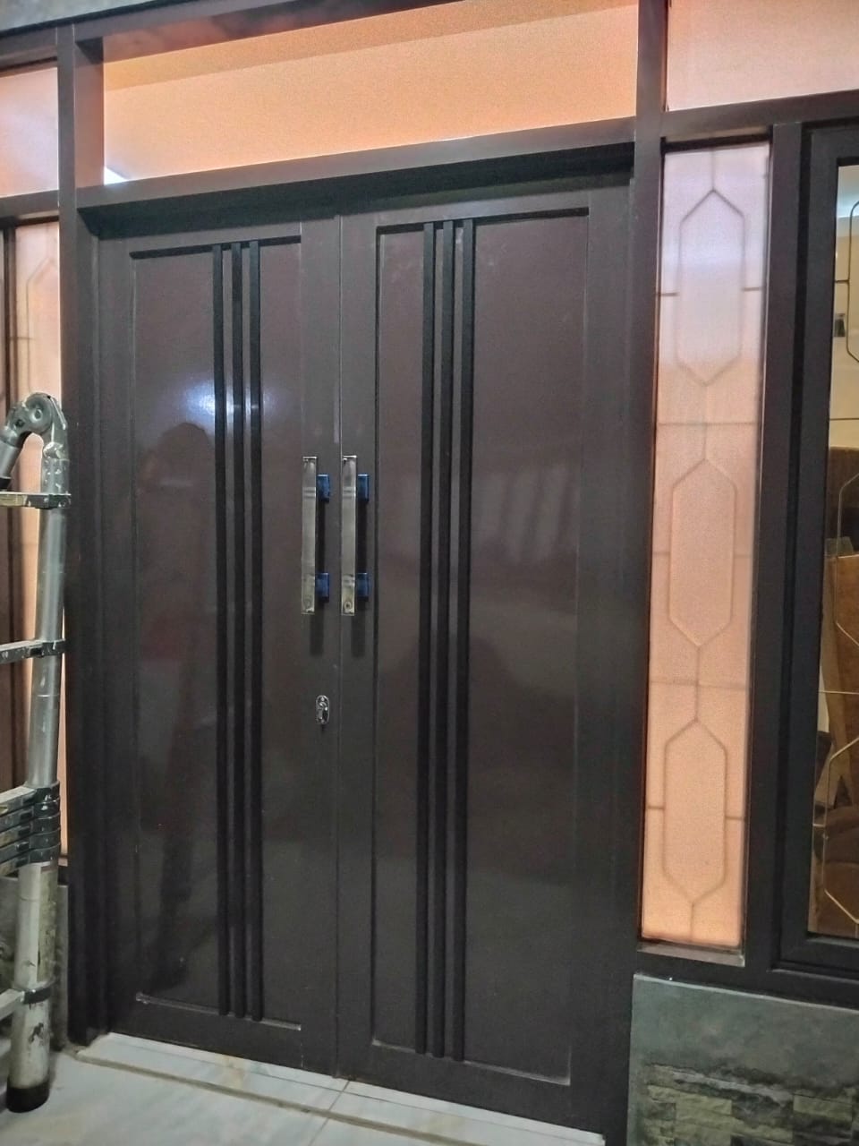 Kusen Pintu Aluminium Modern